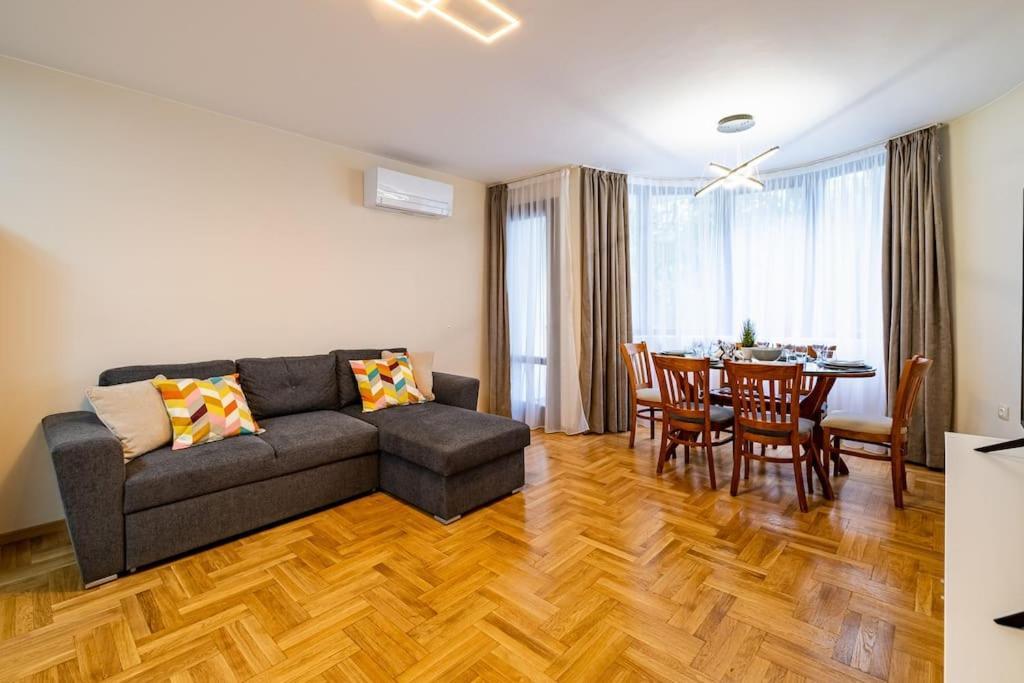 Varna Central 2Bdrm Apartment Екстер'єр фото